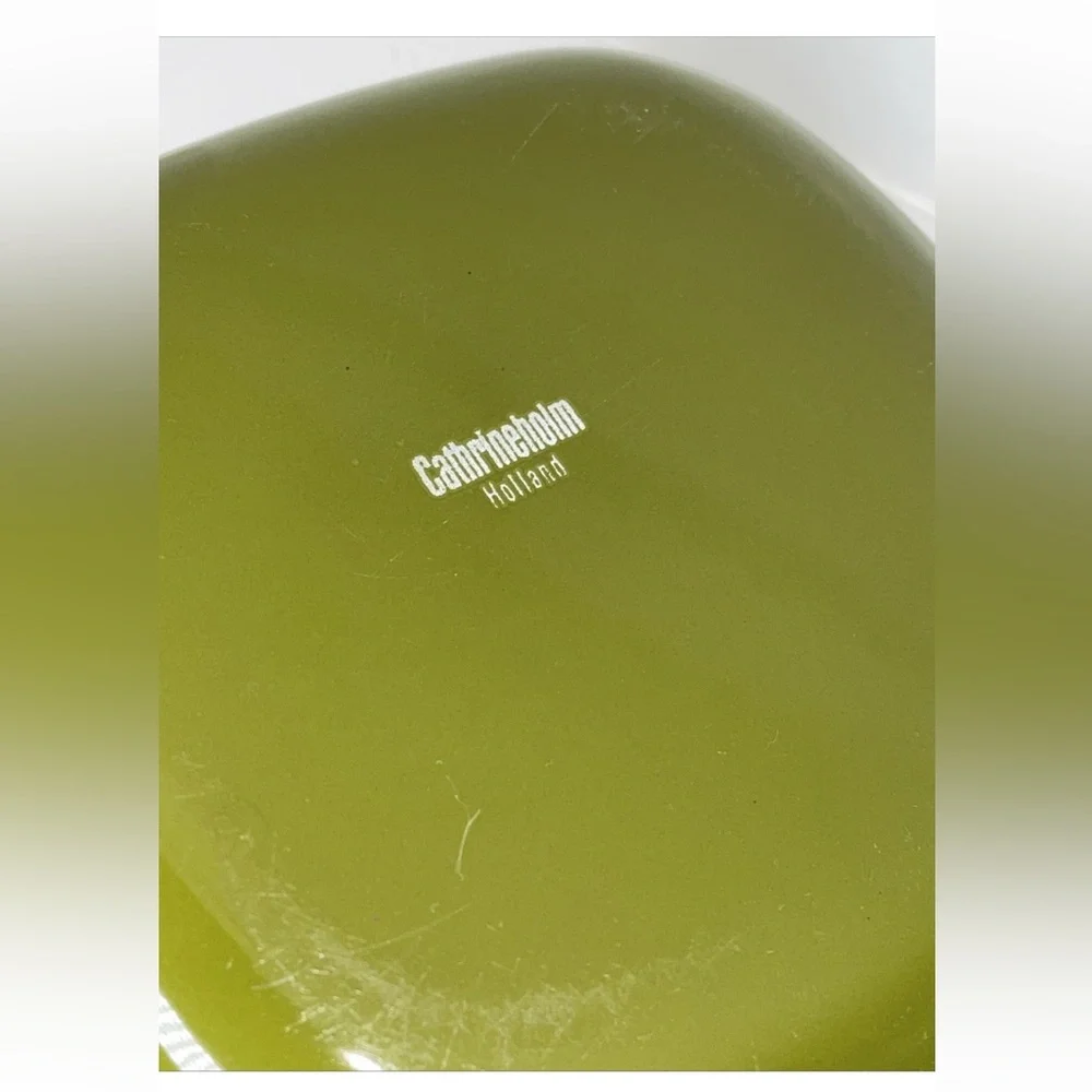 CATHRINEHOLM 1960s avocado green enamel salad bowl mid century kitchen 9.75”wide